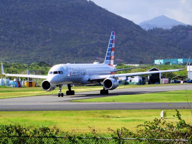 Boeing 757-200 (N187AN)