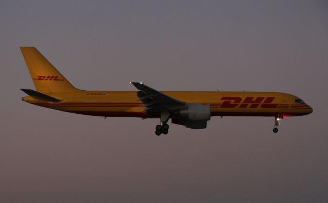 Boeing 757-200 (HP-2010DAE)