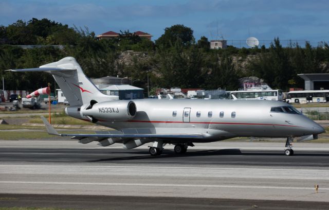 Bombardier Challenger 300 (N533XJ)