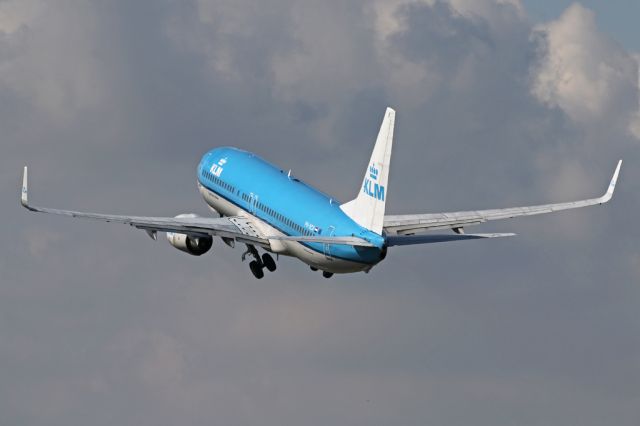 Boeing 737-800 (PH-BCA) - KLM1082 on the way back to Amsterdam