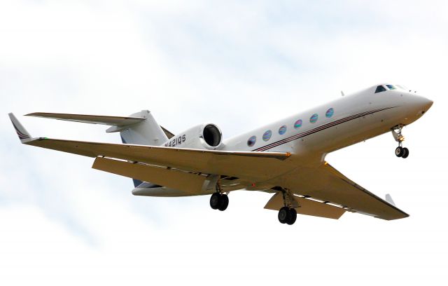 Gulfstream Aerospace Gulfstream IV (N421QS) - 2008 GULFSTREAM AEROSPACE GIV-X (G450).  7-27-12