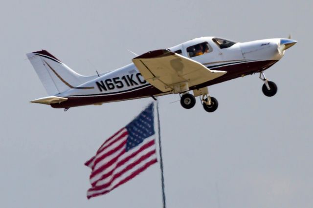 Piper Cherokee (N651KC)