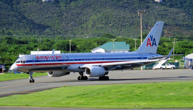 Boeing 757-200 (N676AN)