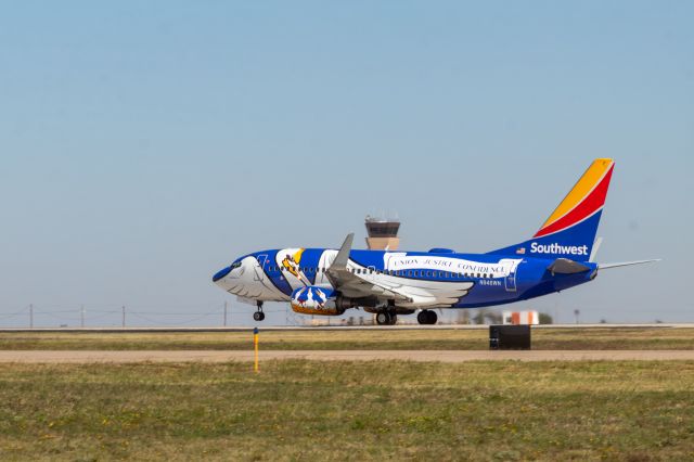 Boeing 737-800 (N946WN) - Louisiana One departing KLBB