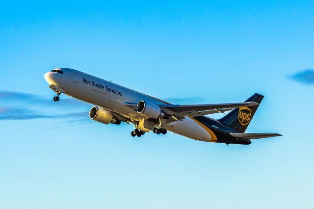 BOEING 767-300 (N377UP) - UPS 767-300 taking off from PHX on 11/9/22. Taken with a Canon R7 and Tamron 70-200 G2 lens.