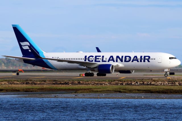 BOEING 767-300 (TF-ISW)