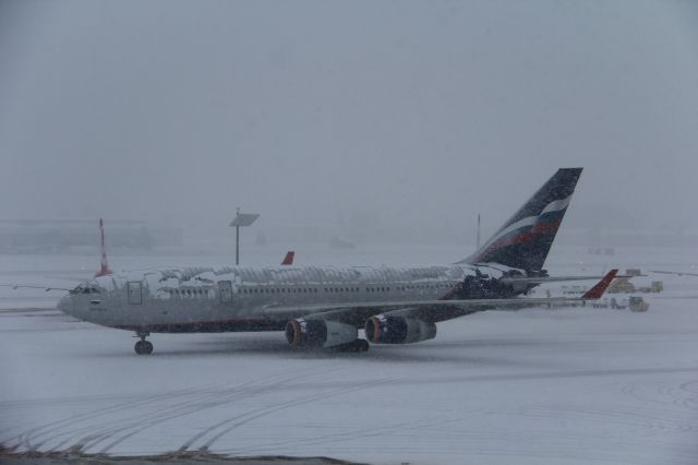 Ilyushin Il-96 —