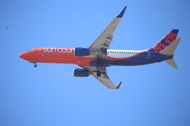 Boeing 737-800 (N834SY)
