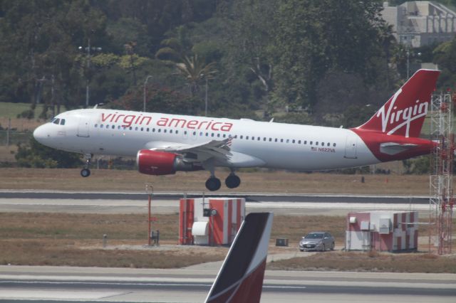 Airbus A320 (N622VA)