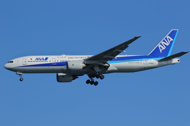 Boeing 777-200 (JA745A)