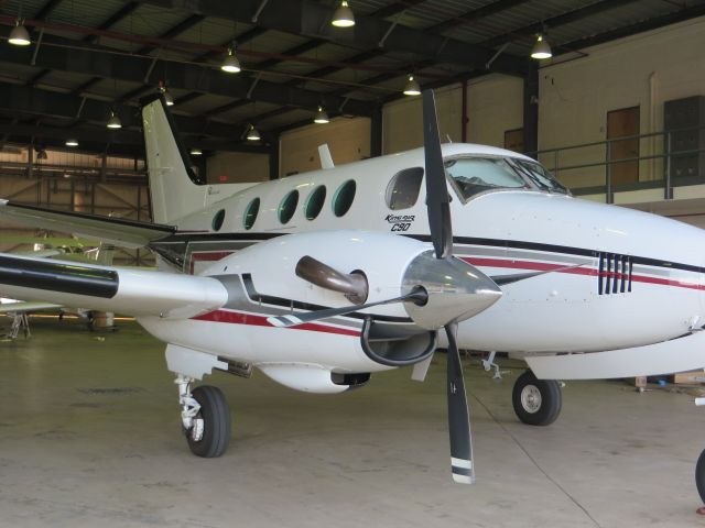 Beechcraft King Air 90 (N11FT)