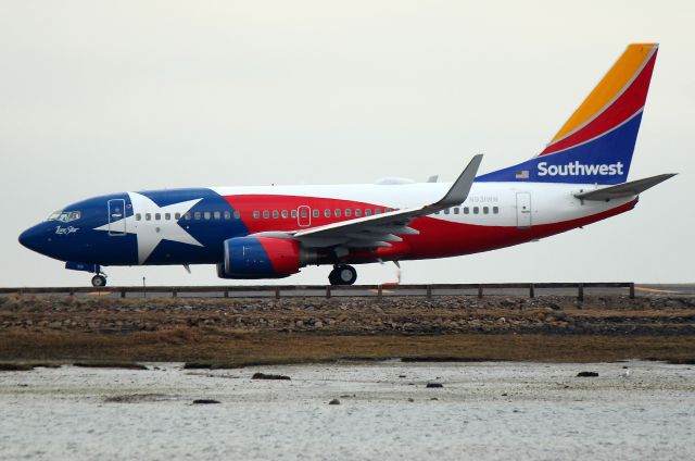 Boeing 737-700 (N931WN) - Lone Star One lined up on 22R