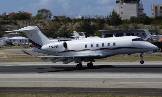 Canadair Challenger 350 (N747QS)