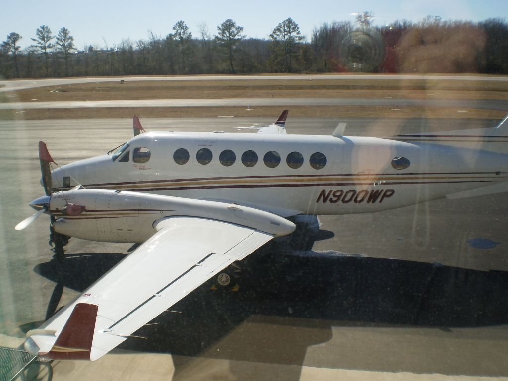 Beechcraft Super King Air 350 (N900WP) - Shelby County