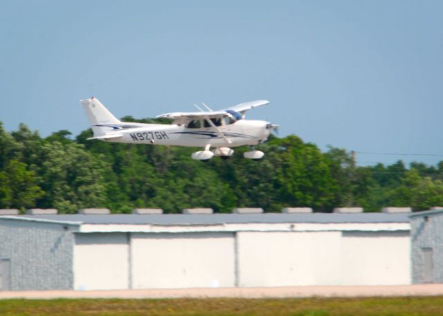 Cessna Skylane (N927GH) - 2014 Sun n Fun