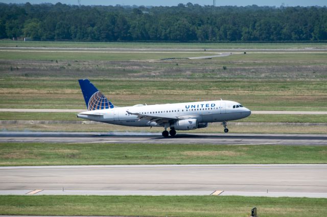 N893UA — - United bus touching down at Bush Intercontinental Airport in Houston, TX.br /br /Also check out my online store at https://jwhatphotography.com Custom prints are available. It will slowly be updated through time. Check out my Patreon at https://www.patreon.com/Jwhatphoto