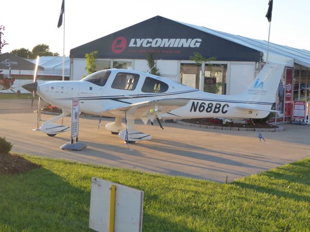 Cirrus SR-22 (N68BC)