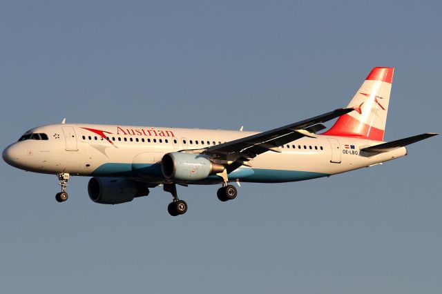 Airbus A320 (OE-LBQ)