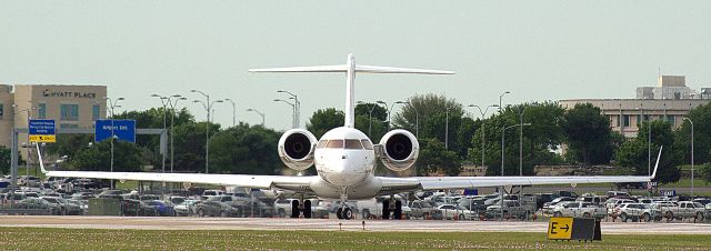 Bombardier Global 5000 (N111QS)