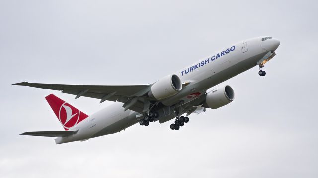 Boeing 777-200 (TC-LJL) - BOE231 makes a missed approach to Rwy 16R during a B2 flight on 11.22.17. (ln 1532 / cn 60403). This is the first B777 freighter for THY.