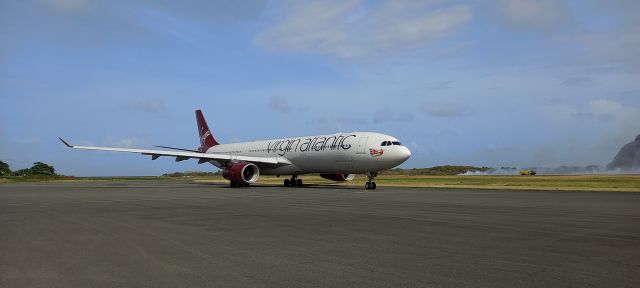 Airbus A330-300 (G-VNYC)
