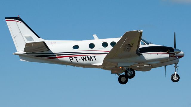 Beechcraft King Air 90 (PT-WMT)