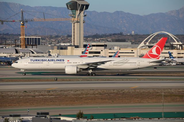 BOEING 777-300ER (TC-LJJ)
