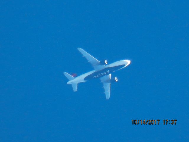 Airbus A319 (N338NB)