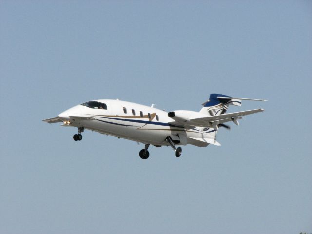 Piaggio P.180 Avanti (N106SL) - Departing runway 32 Shreveport Downtown Airport