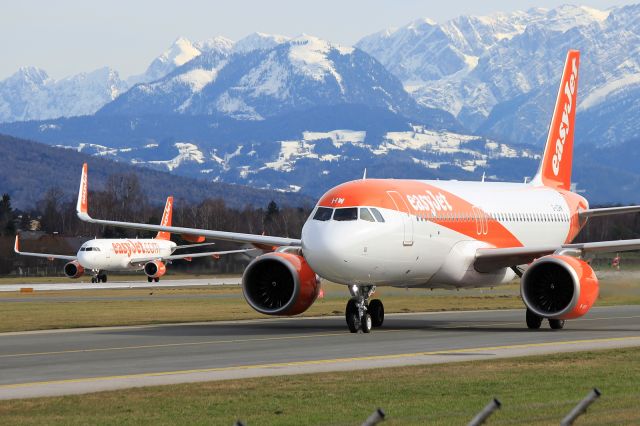 Airbus A320neo (G-UZHW)