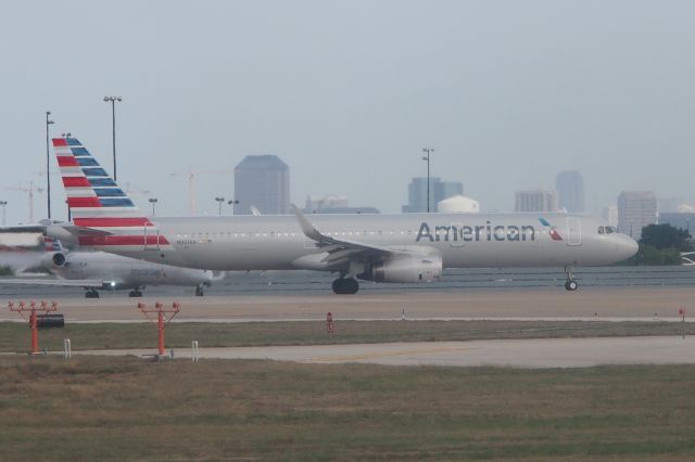 Airbus A321 (N901AA)