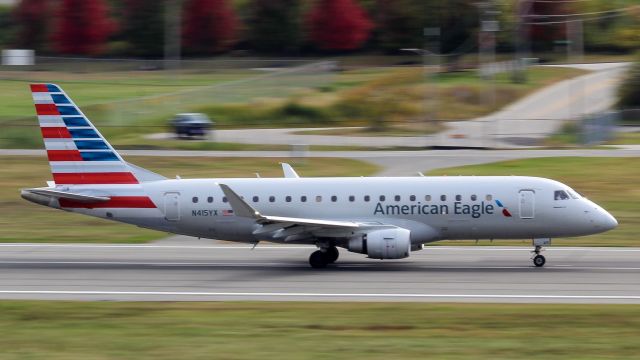 Embraer 175 (N415YX)