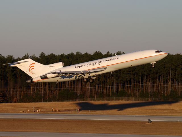 BOEING 727-200 (N898AA) - Dec. 28, 2004