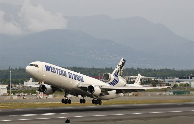 Boeing MD-11 (N412SN)