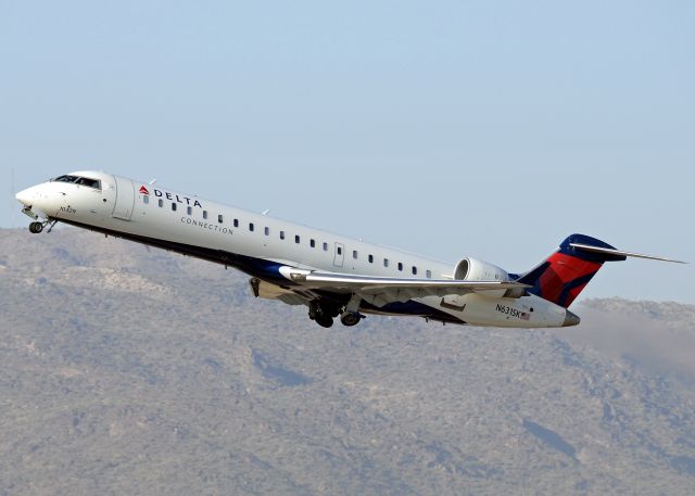 Canadair Regional Jet CRJ-700 (N631SK)