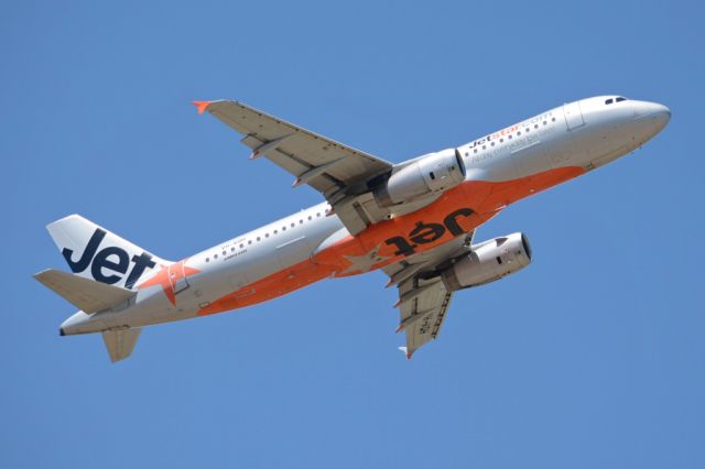 Airbus A320 (VH-VQH) - Getting airborne off runway 23.  Wednesday 29th October 2014.