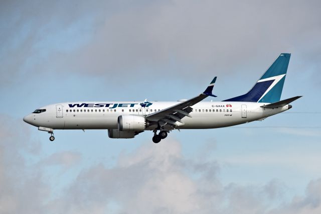 Boeing 737 MAX 8 (C-GXAX)