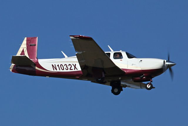 Mooney M-20 Turbo (N1032X)