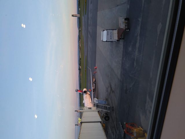 Canadair Regional Jet CRJ-900 (N906XJ) - Allentown sunrise, from Gate 9