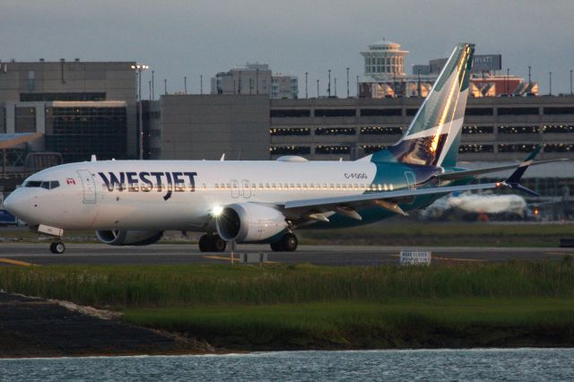 Boeing 737 MAX 8 (C-FQGG)