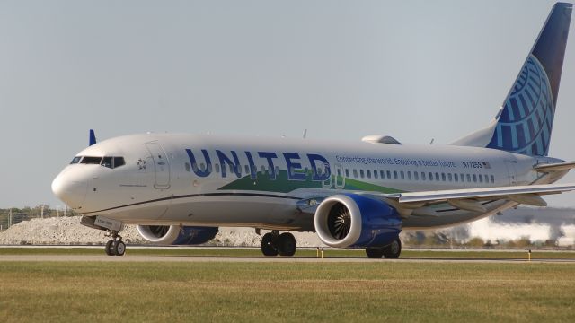 Boeing 737 MAX 8 (N77259) - 10/2/22