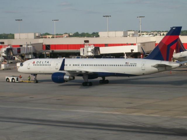 Boeing 757-200 (N667DN) - DAL1437 headed to San Diego