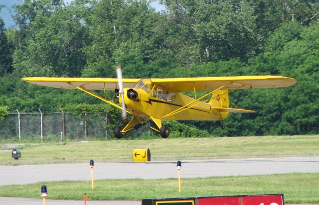 N2207M — - Landing at 2009 WRAP Fly-In