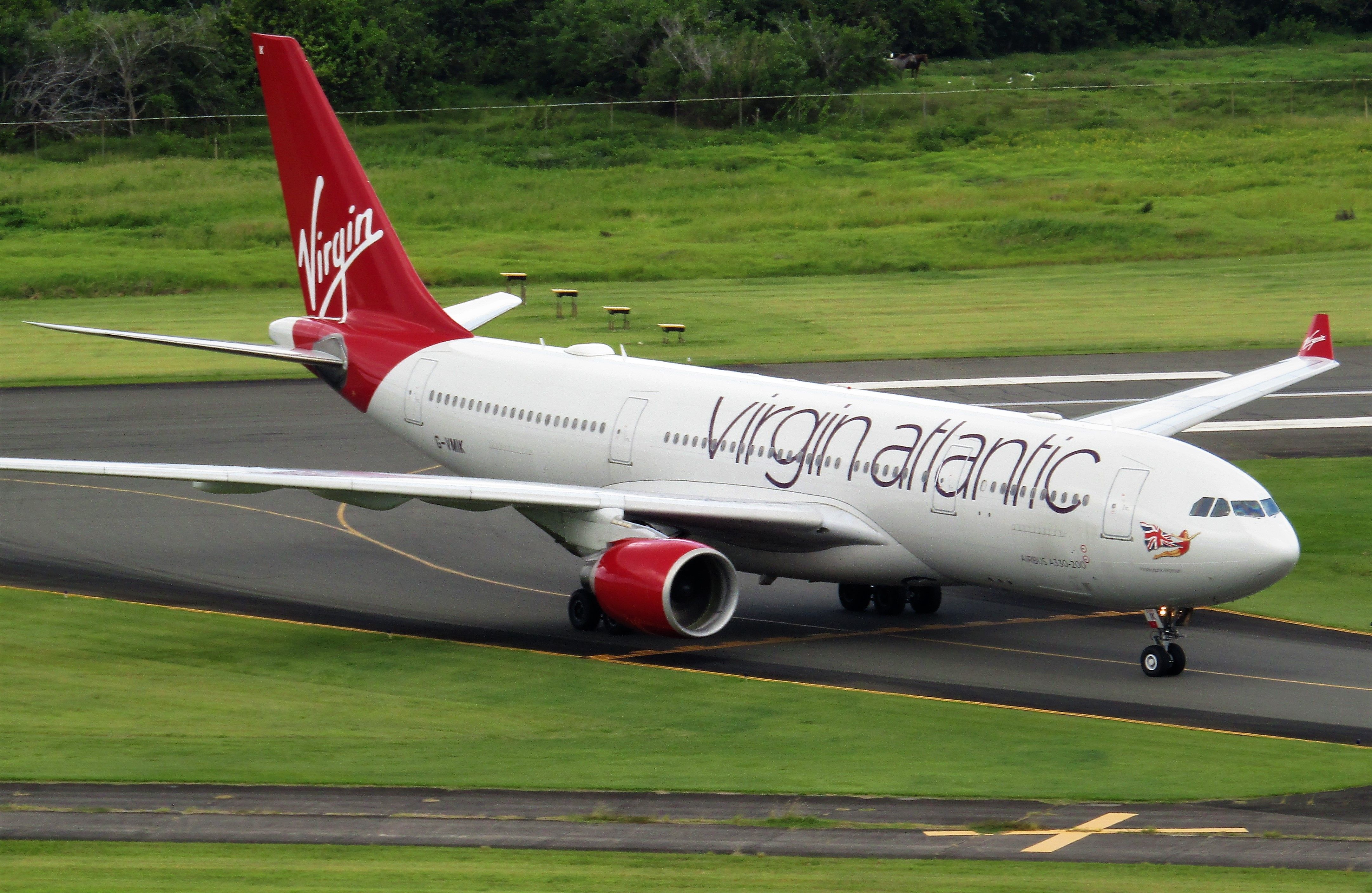 Airbus A330-200 (G-VMIK)