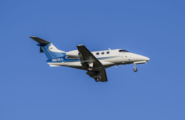 Embraer Phenom 100 (N611EC) - Arriving rwy 2L @KDPA.