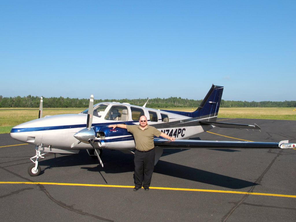 Beechcraft Baron (58) (N744PC)