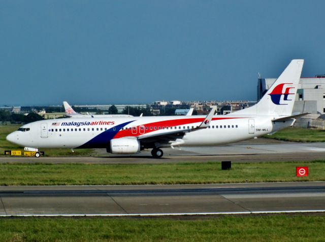 Boeing 737-800 (9M-MLL)