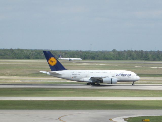 Airbus A380-800 (D-AIMA)