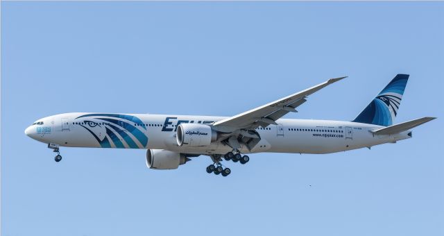 BOEING 777-300ER (SU-GDN)