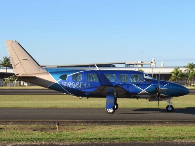 Piper Navajo (N114PR)